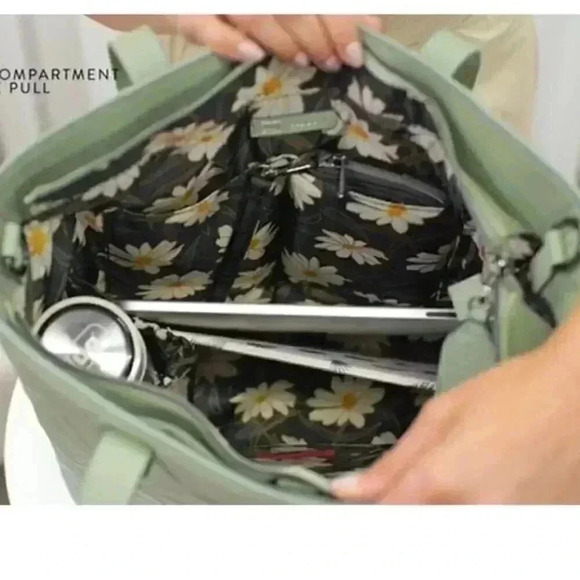 LUG Paddock Tote & Surrey Wallet in Satin Luxe VL (Vegan Leather) - Sapphire - Picture 11 of 16